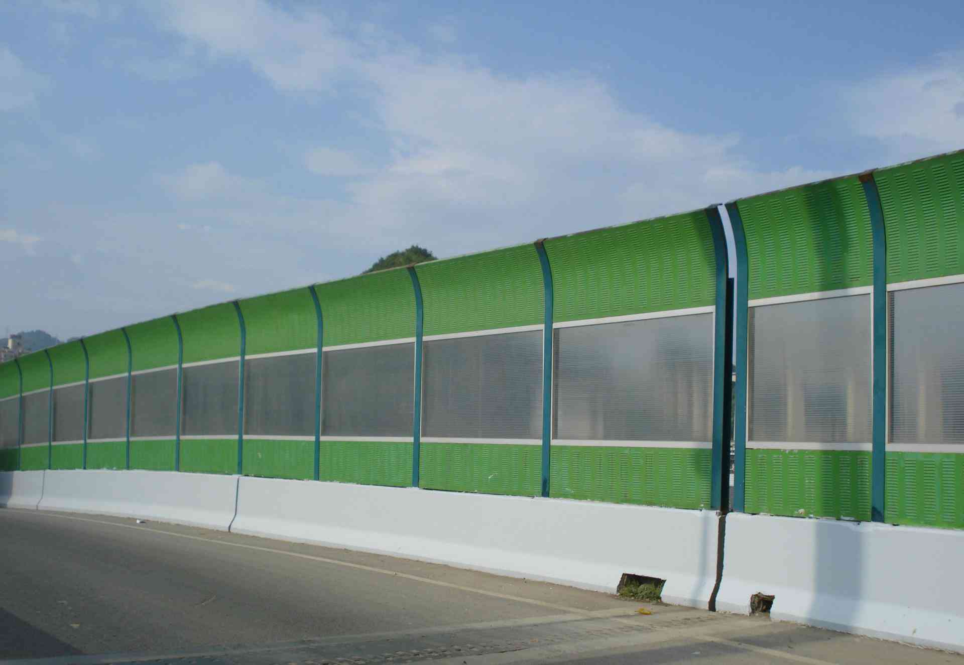 <a href=http://www.eldertrade.com.cn/news_article?news_id=139>公路聲屏障</a>